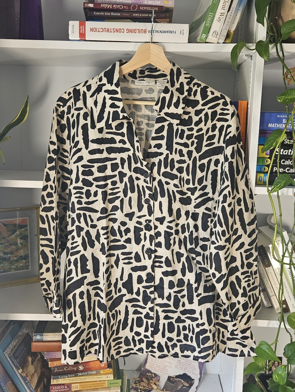 Tweeds Women's Linen Button-Up Shirt Black & Cream Printed Blouse Size 2x Summer